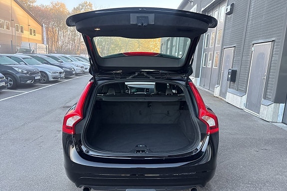 Volvo V60 14 of 23