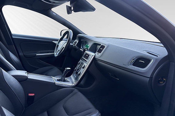 Volvo V60 10 of 23