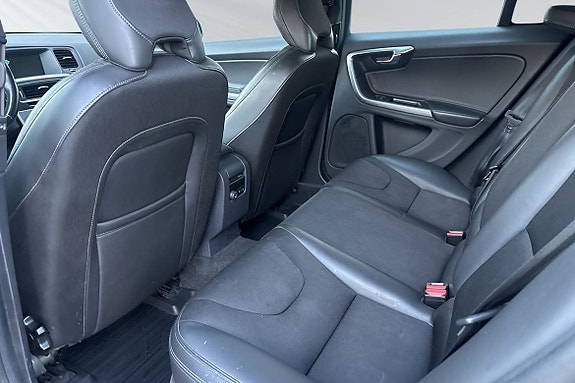 Volvo V60 8 of 23