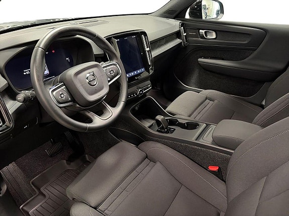 Volvo EX40 10 of 29