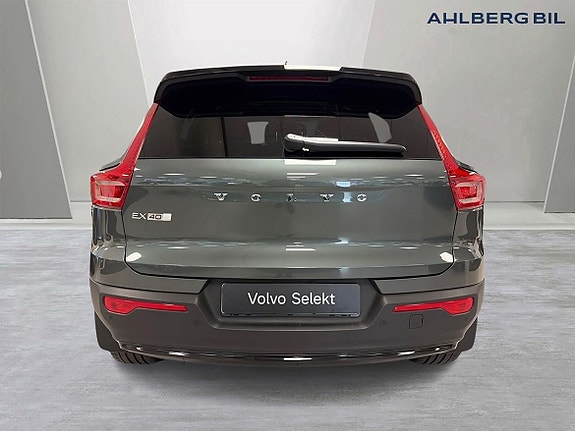 Volvo EX40 7 of 29