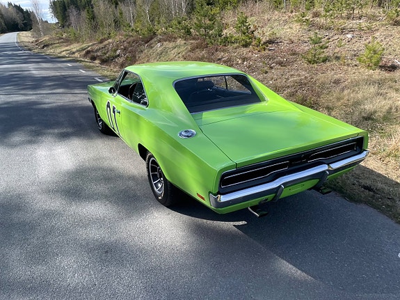 Dodge Charger 10 of 24