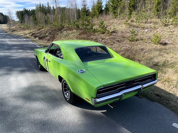 Dodge Charger 11 of 24