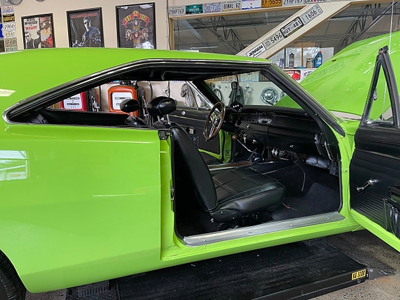 Dodge Charger 21 of 24