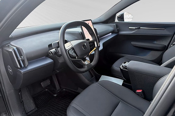 Volvo EX30 7 of 19