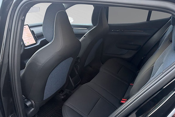 Volvo EX30 8 of 19