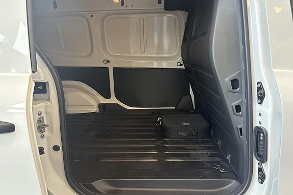 Mercedes-Benz eCitan 16 of 22