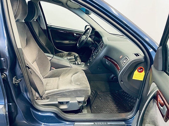 Volvo S60 8 of 10