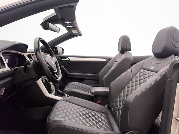 Volkswagen T-Roc 14 of 30