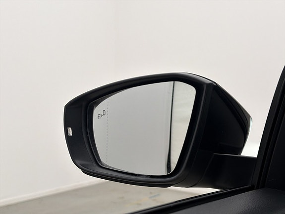 Volkswagen T-Roc 11 of 30