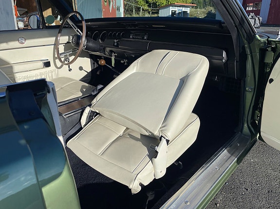 Dodge Charger 16 of 22