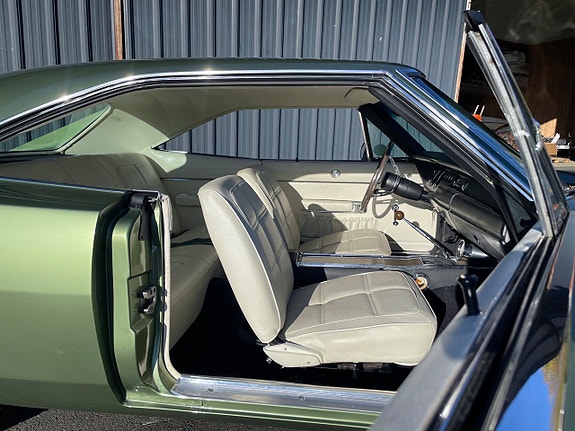 Dodge Charger 13 of 22