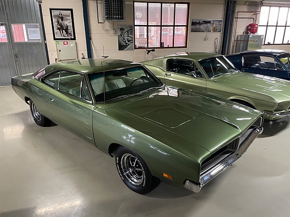 Dodge Charger 10 of 22