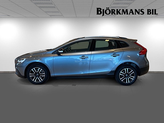 Volvo V40 Cross Country 4 of 14