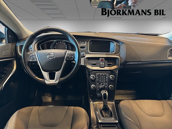 Volvo V40 Cross Country 7 of 14