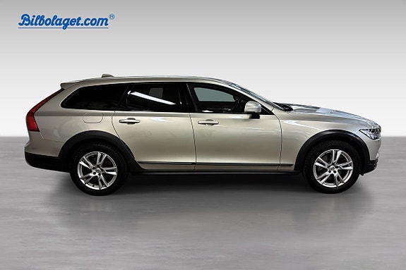 Volvo V90 Cross Country 5 of 13