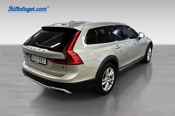 Volvo V90 Cross Country 6 of 13