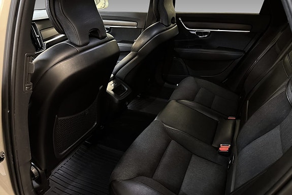 Volvo V90 Cross Country 10 of 13