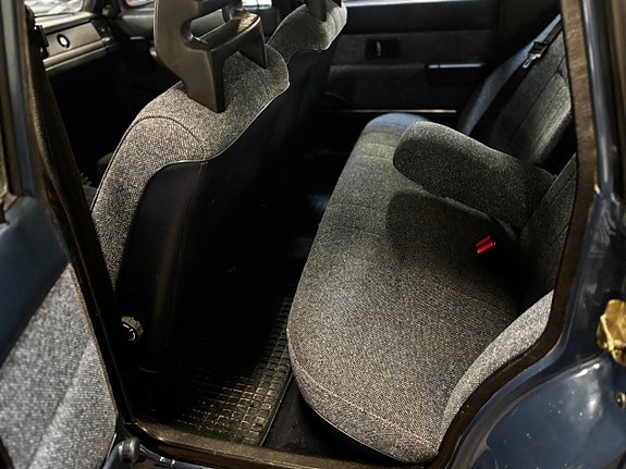 Volvo 244 6 of 8