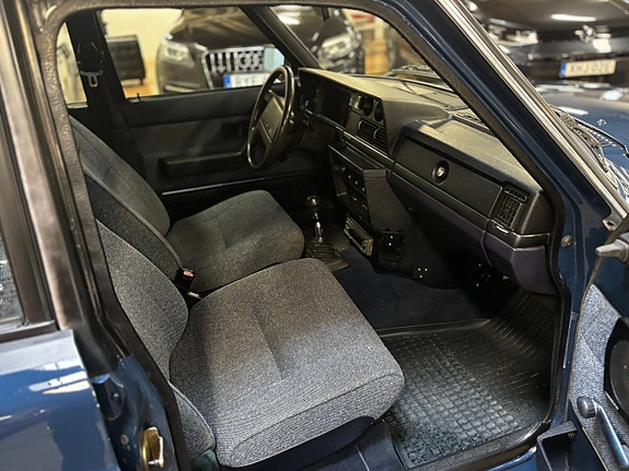 Volvo 244 7 of 8