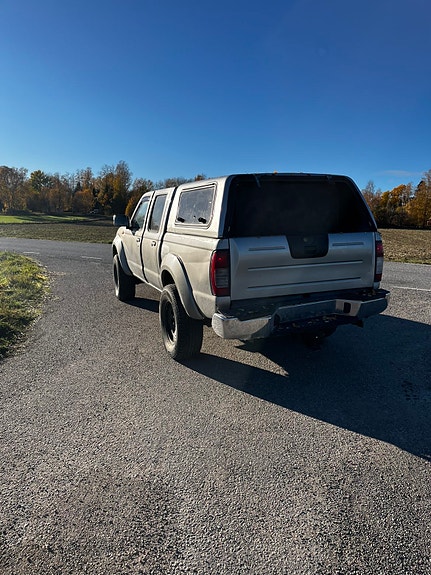 Nissan King Cab 4 of 11