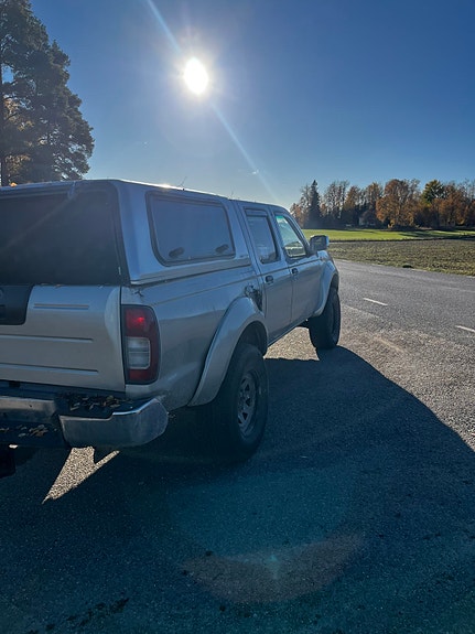 Nissan King Cab 3 of 11