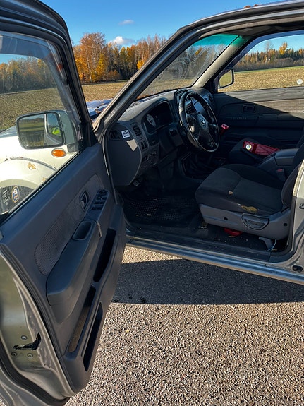 Nissan King Cab 5 of 11