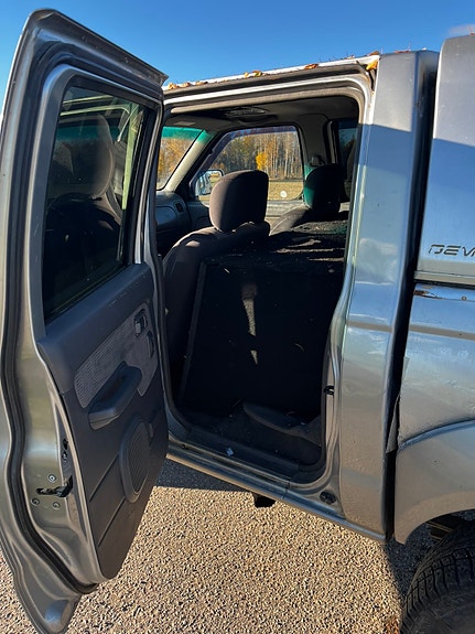 Nissan King Cab 6 of 11