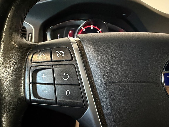 Volvo V60 Cross Country 11 of 18