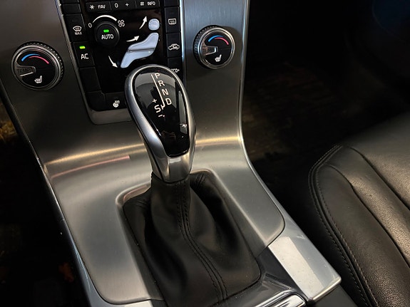 Volvo V60 Cross Country 16 of 18
