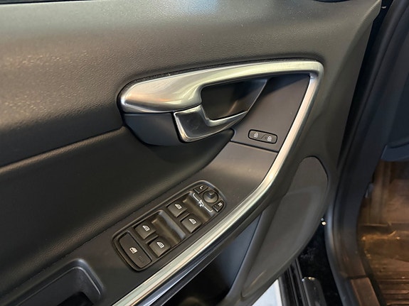 Volvo V60 Cross Country 17 of 18