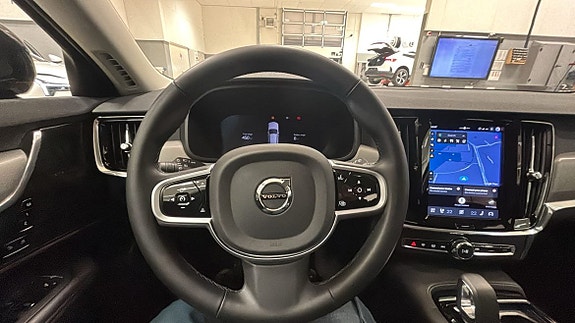 Volvo V90 11 of 15