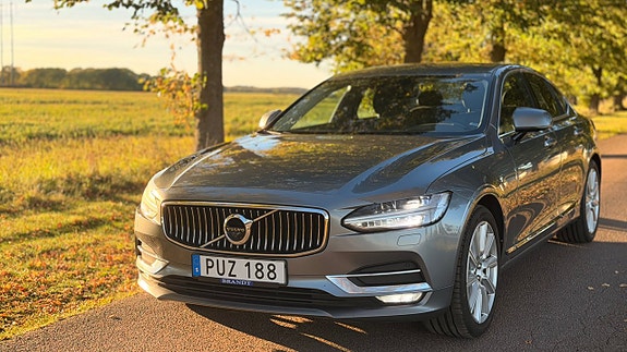 Volvo S90 2 of 22