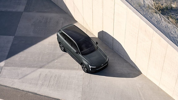 Volvo EX90 6 of 27