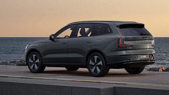 Volvo EX90 4 of 27
