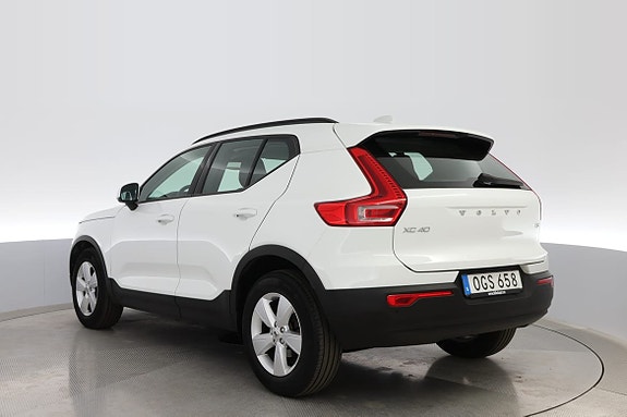 Volvo XC40 3 of 16
