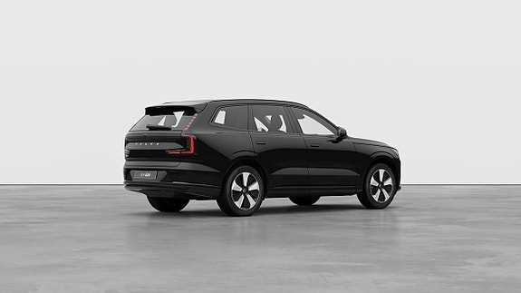 Volvo EX90 14 of 27