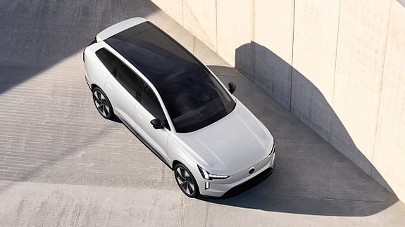 Volvo EX90 6 of 26