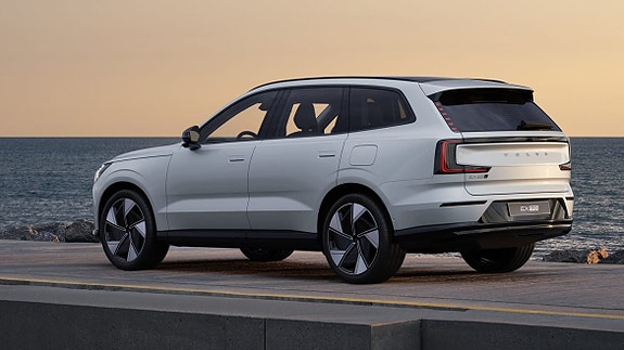 Volvo EX90 4 of 26