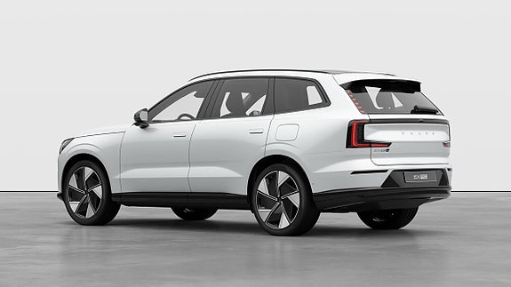 Volvo EX90 13 of 26