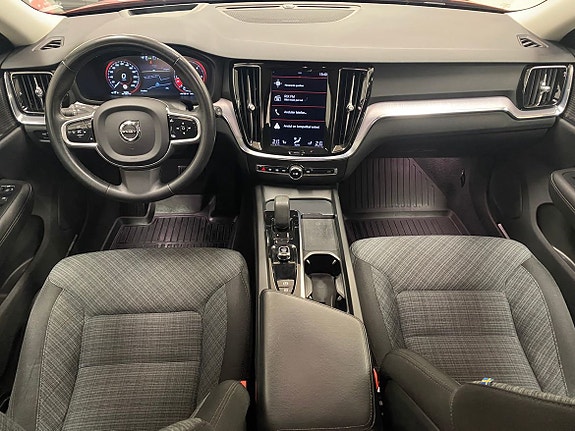 Volvo V60 Cross Country 11 of 30
