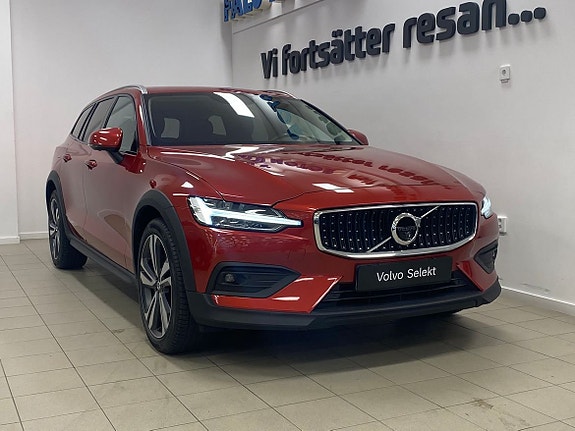 Volvo V60 Cross Country 2 of 30