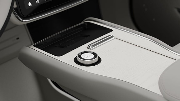 Volvo EX90 18 of 25