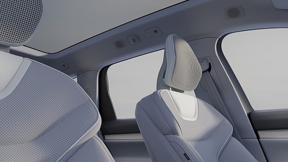Volvo EX90 15 of 25