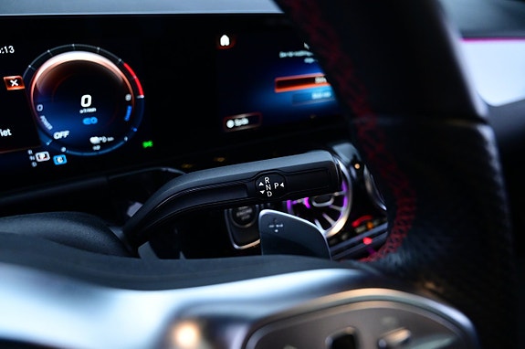 Mercedes-Benz GLA 250 e 8 of 27