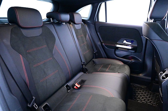 Mercedes-Benz GLA 250 e 25 of 27
