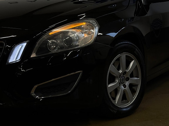Volvo S60 3 of 26