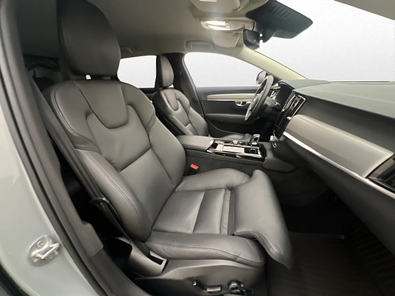 Volvo V90 14 of 30