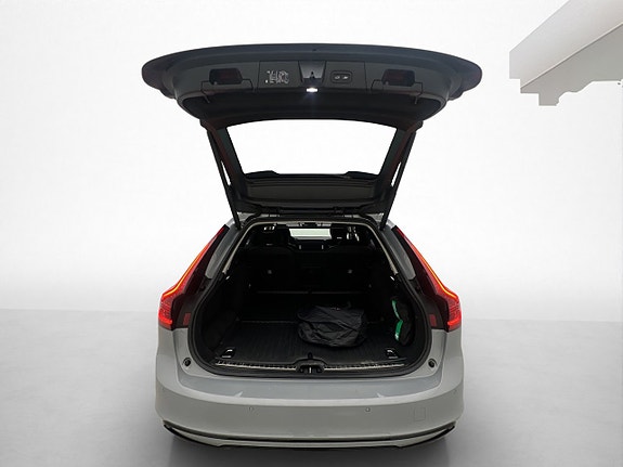 Volvo V90 16 of 30