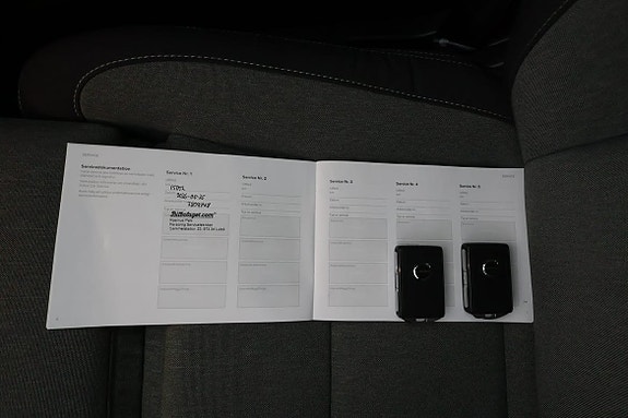 Volvo XC40 16 of 16